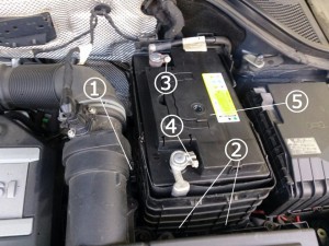VW ティグアン バッテリー 交換