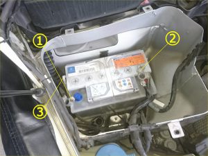 ベンツ R171 バッテリー交換