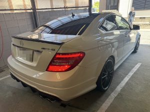 AMG W204 C63 バッテリー 交換 費用 値段 価格 位置 場所