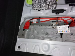 BMW 120i(F20) バッテリー交換
