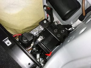 ベンツ W166 サブバッテリー交換