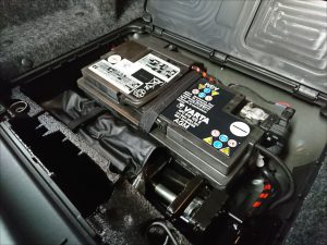 アウディ AUDI Q5 バッテリー交換