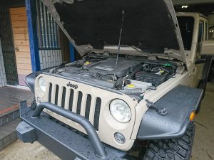 JEEP ジープ ラングラー バッテリー交換