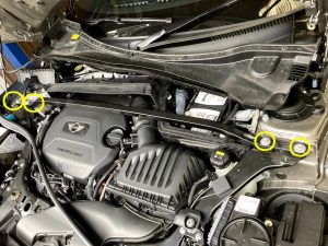 BMW MINI ミニ クロスオーバー F60 バッテリー 交換