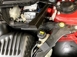 BMW アクティブツアラー F45 218 バッテリー 交換