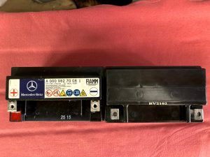 ベンツ R231 SL バッテリー交換 サブバッテリー