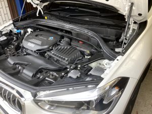 BMW X1(F48)のバッテリー交換