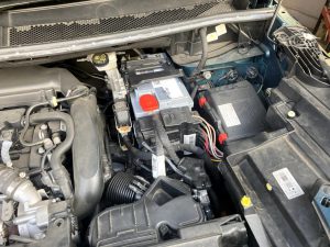 プジョー5008のバッテリー交換