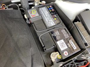 AUDI アウディ A3 スポーツバック バッテリー 交換 方法 適合 手順