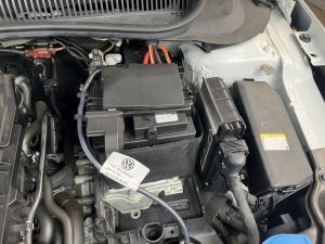 VW polo ポロ AW バッテリー 交換 費用 値段