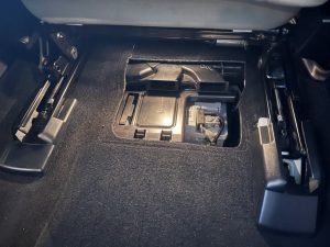 ベンツ Benz AMG GL63 GL550 バッテリー 交換 費用 価格 値段 場所 位置