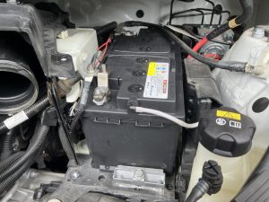BMW 218 グランツアラー F46 バッテリー交換 費用 値段 場所 位置 価格
