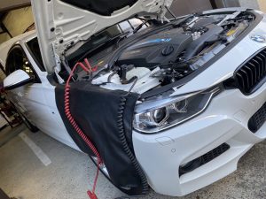 BMW Active Hybrid 3 バッテリー交換 費用 値段 価格 位置 場所
