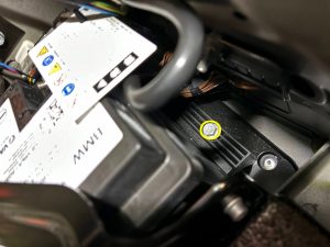 BMW アクティブハイブリッド5 サブ バッテリー交換 費用 価格 位置 場所