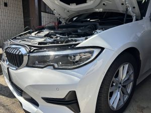 BMW 320d G21 バッテリー 交換 費用 値段 価格 位置 場所