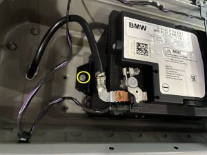 BMW 320d G21 バッテリー 交換 費用 値段 価格 位置 場所