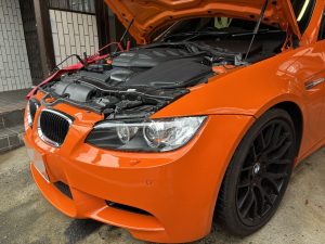 BMW M3 E92 バッテリー 交換 費用 値段 価格 位置 場所