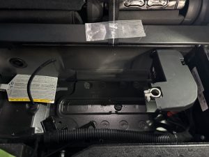 アウディ Q5 FY バッテリー 交換 費用 値段 価格 位置 場所
