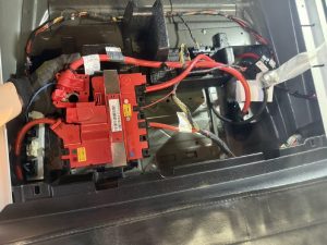BMW X4 F26 バッテリー 交換 費用 値段 価格 位置 場所