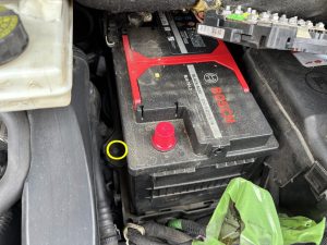 シトロエン DS5 バッテリー 交換 費用 値段 価格 位置 場所