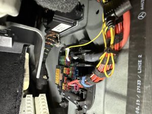 ベンツ Benz W463A バッテリー 交換 費用 値段 価格 位置 場所