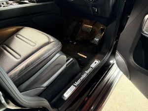 ベンツ Benz W463A バッテリー 交換 費用 値段 価格 位置 場所