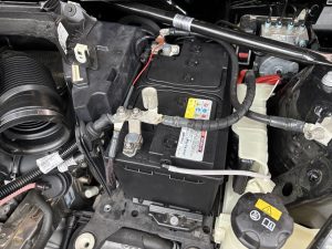 BMW F44 218d バッテリー 交換 費用 値段 価格 位置 場所