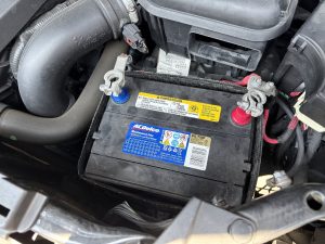 JEEP コンパス MK バッテリー 交換 費用 値段 価格 位置 場所