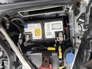 ベンツ Benz E350e PHEV バッテリー 交換 費用 値段 価格 位置 場所