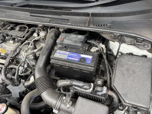 カローラ スポーツ バッテリー 交換 費用 値段 価格 位置 場所