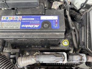 カローラ スポーツ バッテリー 交換 費用 値段 価格 位置 場所