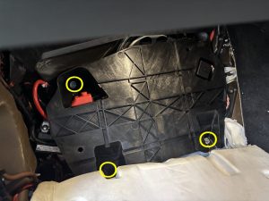 ベンツ W213 バックアップバッテリー 交換 費用 値段 価格 位置 場所