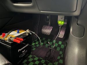 アウディ A4 B9 オールロードクワトロ バッテリー 交換 費用 値段 価格 位置 場所