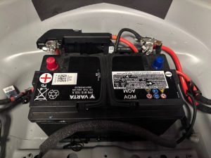 アウディ A4 B9 オールロードクワトロ バッテリー 交換 費用 値段 価格 位置 場所