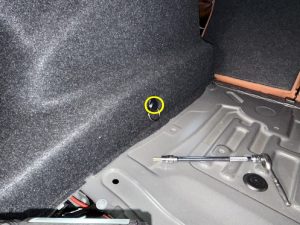BMW G30 補機バッテリー 交換 費用 値段 価格 位置 場所