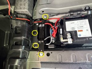 BMW G30 補機バッテリー 交換 費用 値段 価格 位置 場所