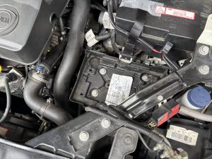 ランチア デルタ バッテリー 交換 費用 値段 価格 位置 場所