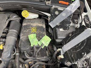 プジョー 2008 A94 バッテリー 交換 費用 値段 価格 位置 場所