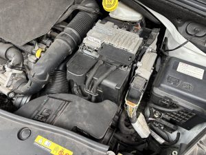 プジョー 2008 A94 バッテリー 交換 費用 値段 価格 位置 場所