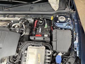 ベンツ Benz CLA 220d C118 バッテリー 交換 費用 値段 価格 位置 場所