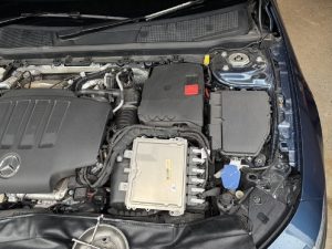 ベンツ Benz CLA 220d C118 バッテリー 交換 費用 値段 価格 位置 場所