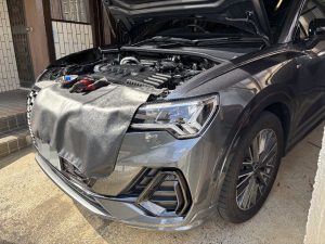 アウディ AUDI Q3 F3 バッテリー 交換 費用 値段 価格 位置 場所