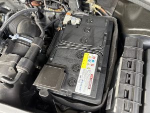 アウディ AUDI Q3 F3 バッテリー 交換 費用 値段 価格 位置 場所