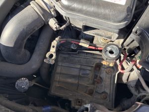 JEEP パトリオット バッテリー 交換 費用 値段 価格 位置 場所