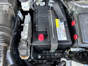 シトロエン C4 バッテリー 交換 費用 値段 価格 位置 場所