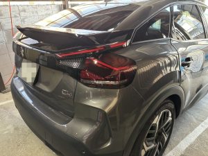 シトロエン C4 バッテリー 交換 費用 値段 価格 位置 場所