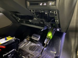 シトロエン C5X バッテリー 交換 費用 値段 価格 位置 場所