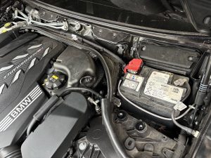 BMW G30 バッテリー 交換 費用 値段 価格 位置 場所