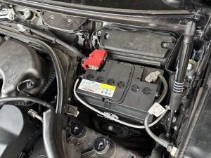 BMW G30 バッテリー 交換 費用 値段 価格 位置 場所