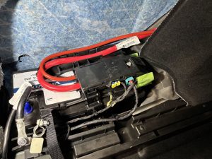 ボルボ VOLVO V90 CC バッテリー 交換 費用 値段 価格 位置 場所